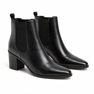 A. Marinelli Women's black  leather chelsea boots Size: 9M